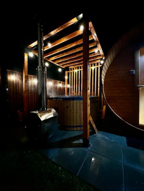 Apartament Pod Wzgórzem z Sauną, Jacuzzi i Basenem